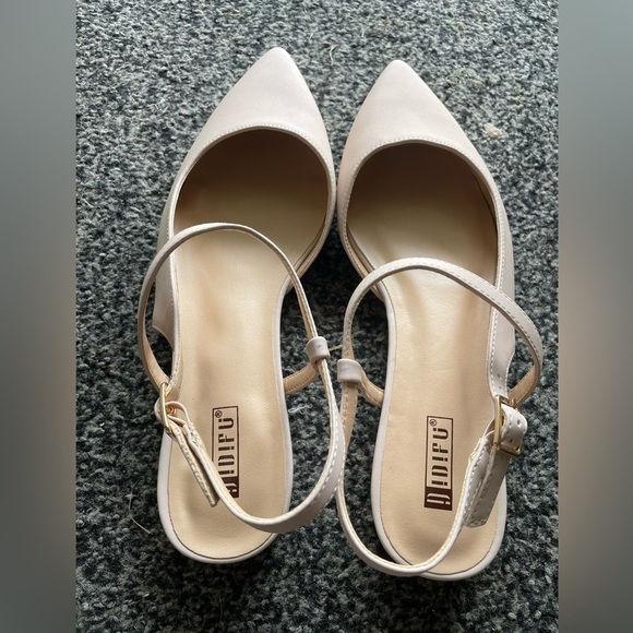 Pointed Toe Cream Slingback Flat - Picture 8 of 11